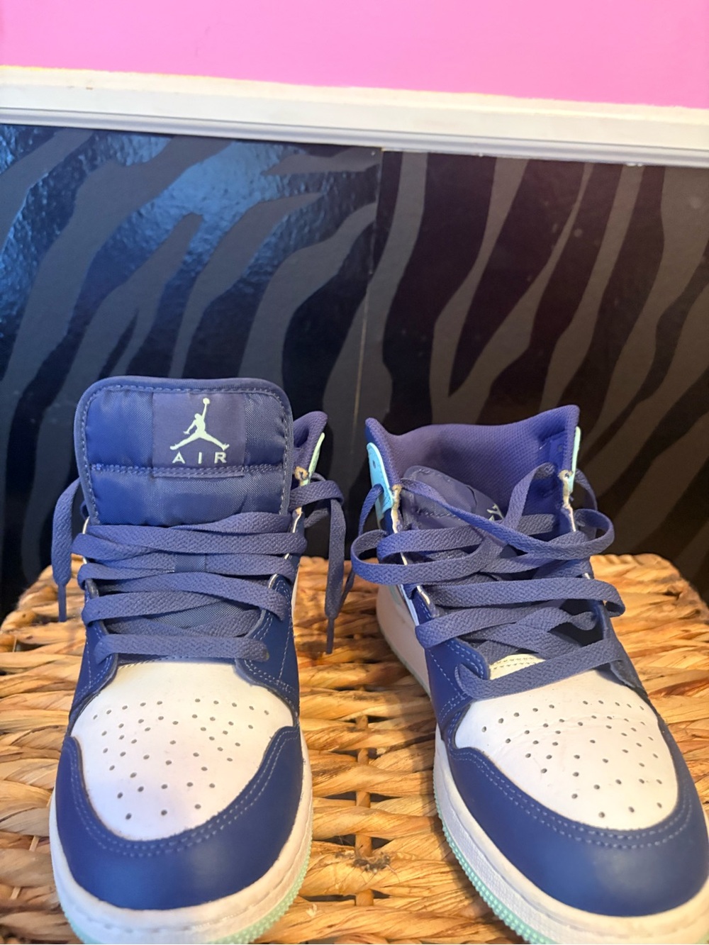 Jordan Kids High-Top Sneakers in Navy and Mint - Picture 5 of 7